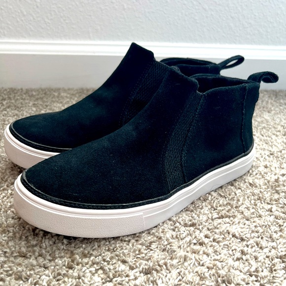 Toms Black Suede Slip-On Boots - Picture 1 of 6